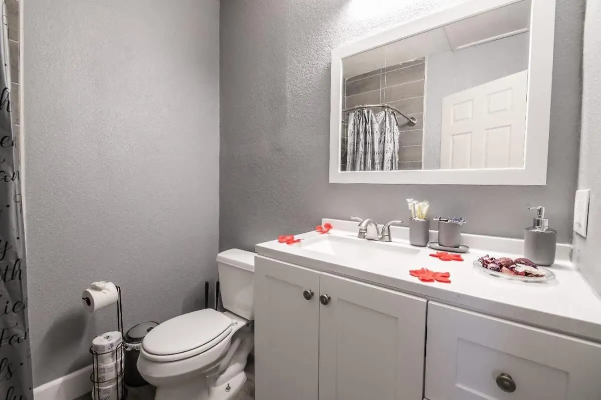 Urban Oasis Huge Unit Private Entry Apartment Las Vegas