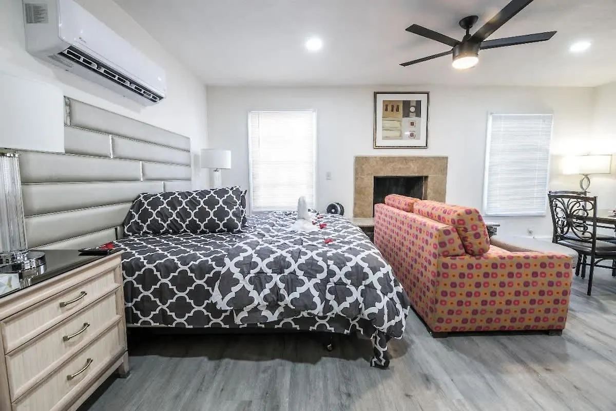 Urban Oasis Huge Unit Private Entry Apartment Las Vegas