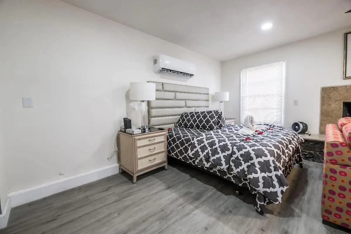 Urban Oasis Huge Unit Private Entry Apartment Las Vegas