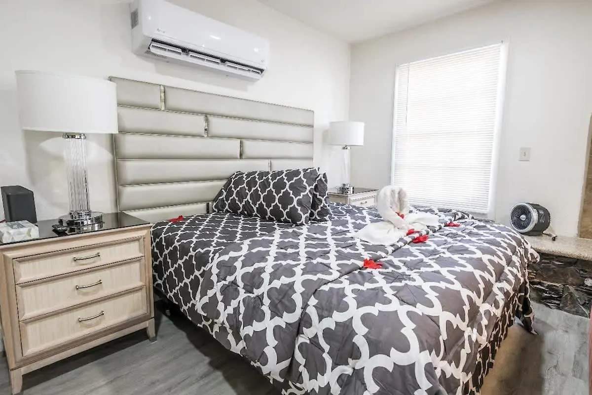 Urban Oasis Huge Unit Private Entry Apartment Las Vegas