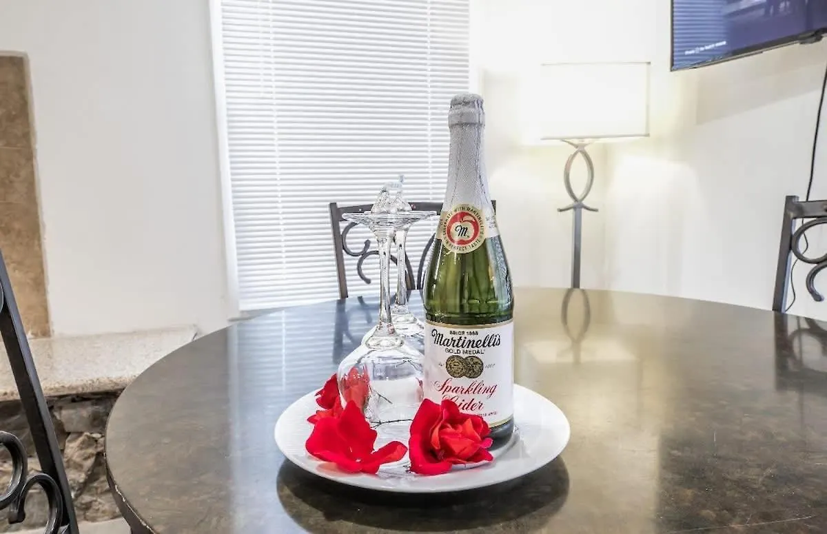 Urban Oasis Huge Unit Private Entry Apartment Las Vegas