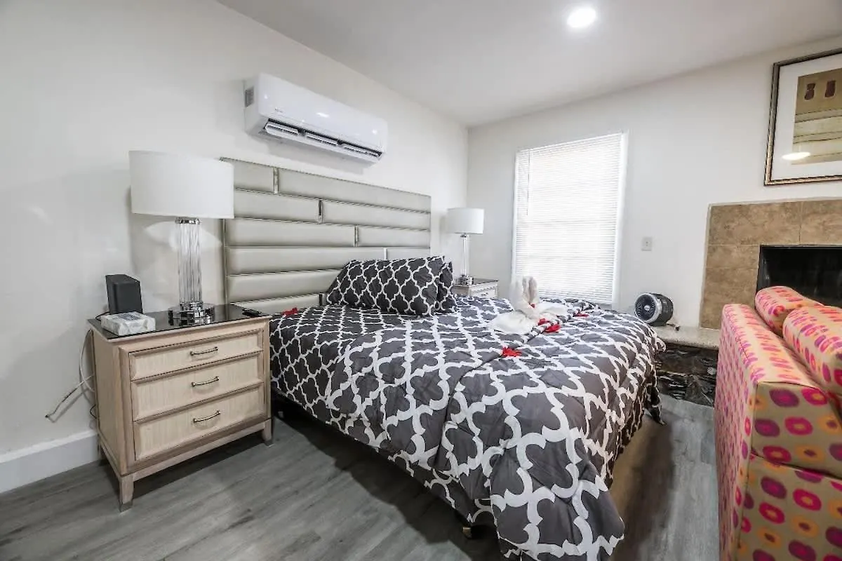 Urban Oasis Huge Unit Private Entry Apartment Las Vegas