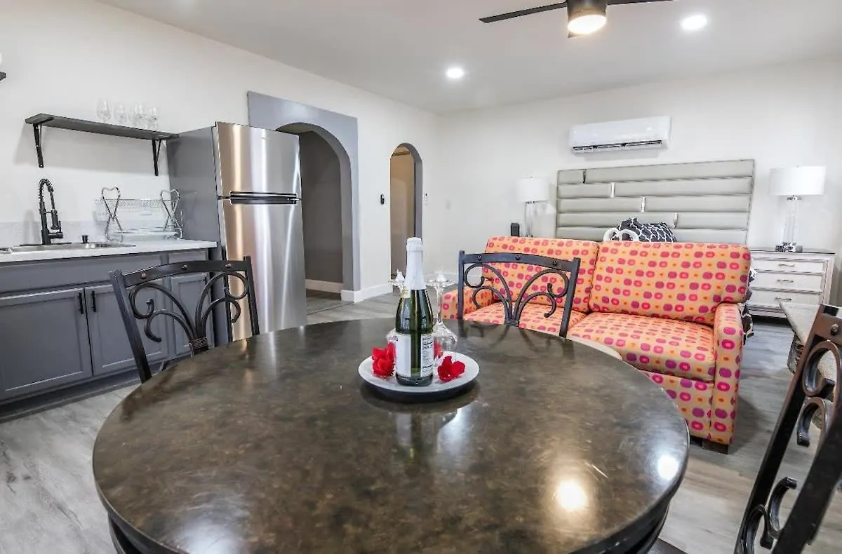 Urban Oasis Huge Unit Private Entry Apartment Las Vegas
