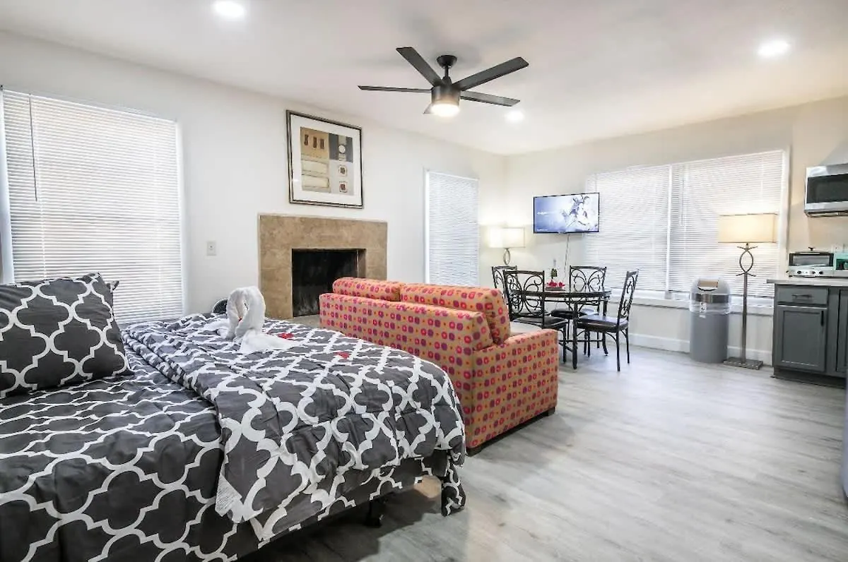 Urban Oasis Huge Unit Private Entry Apartment Las Vegas